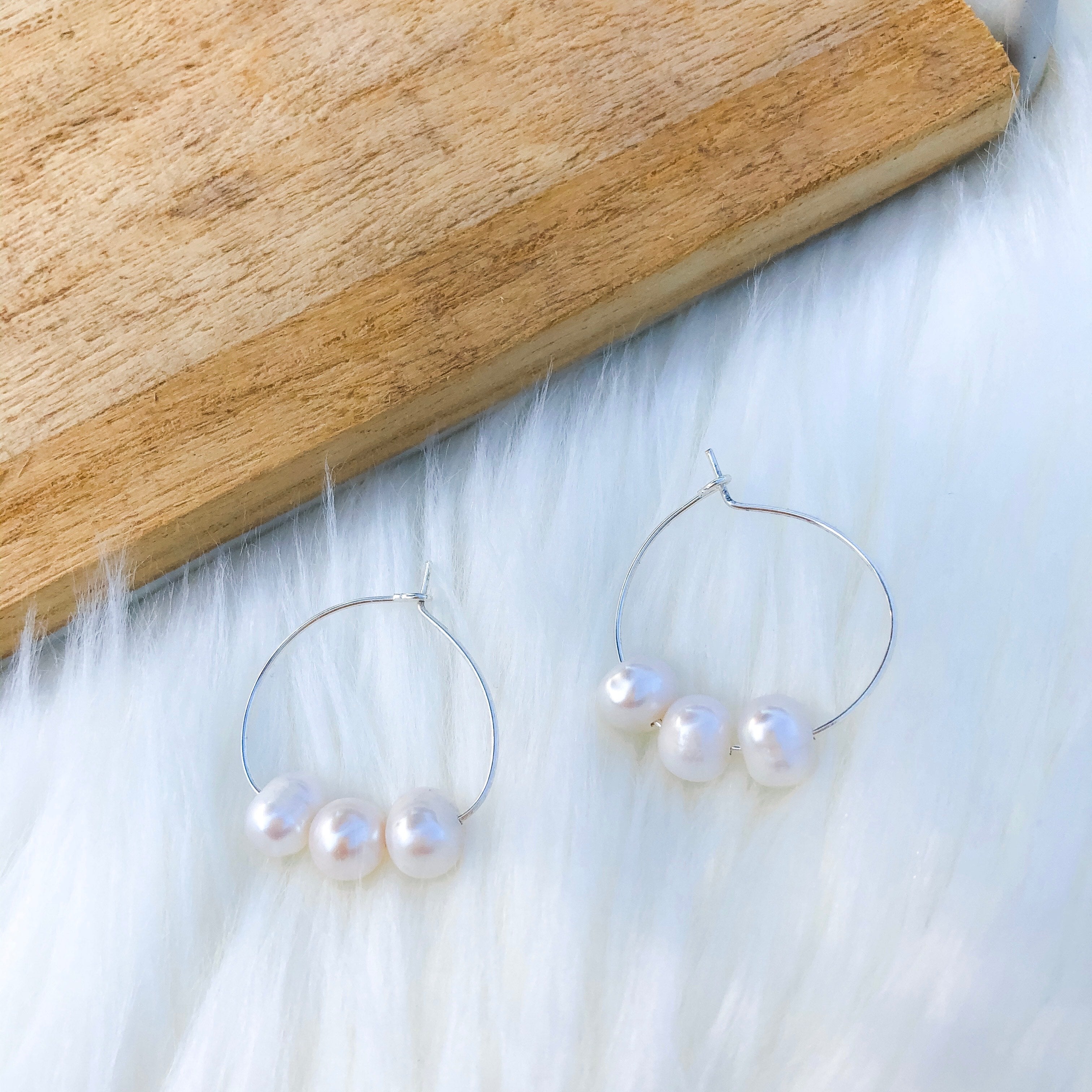 pearl hoop earrings ✨