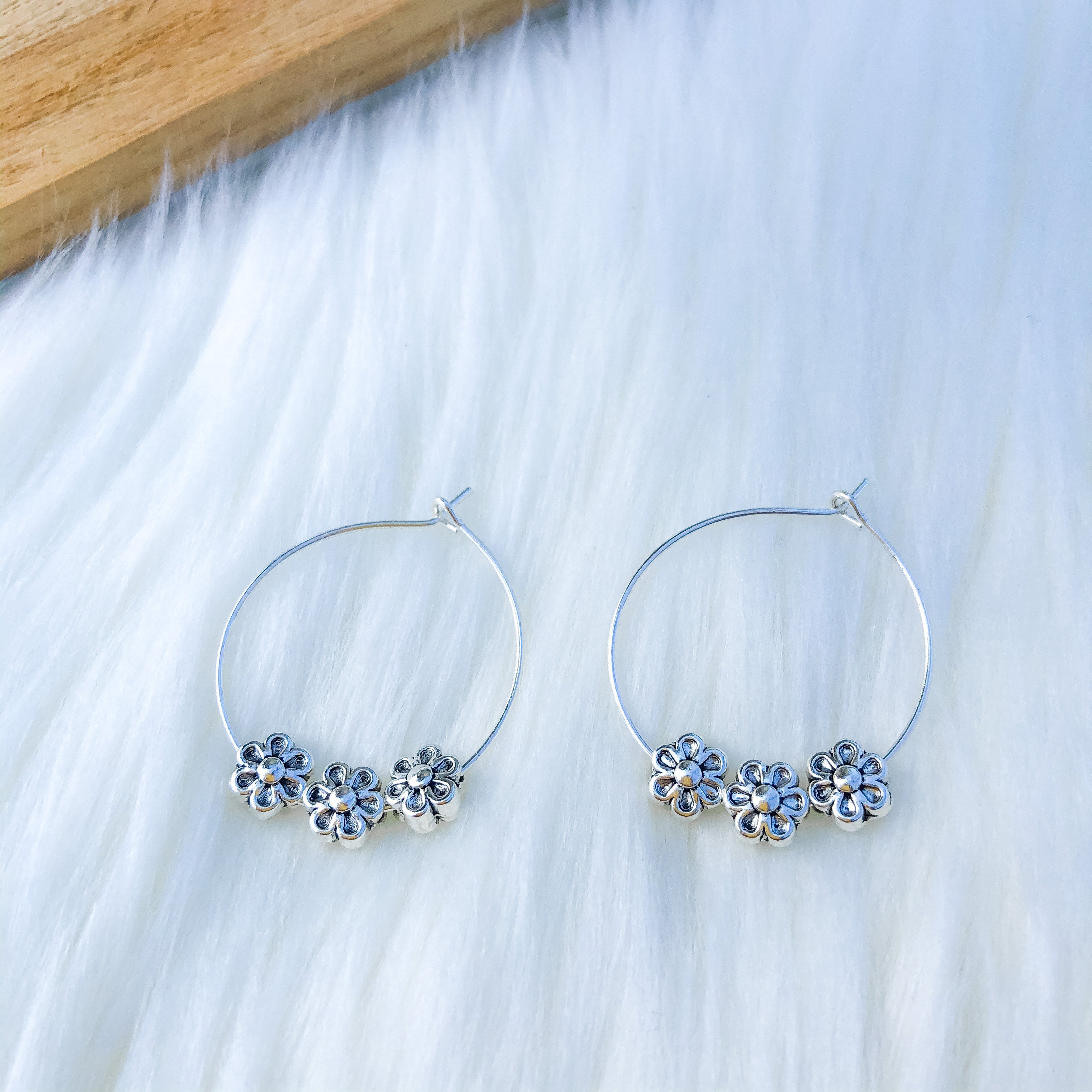 flower hoop earrings ✨