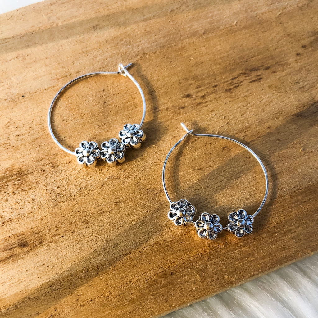 flower hoop earrings ✨